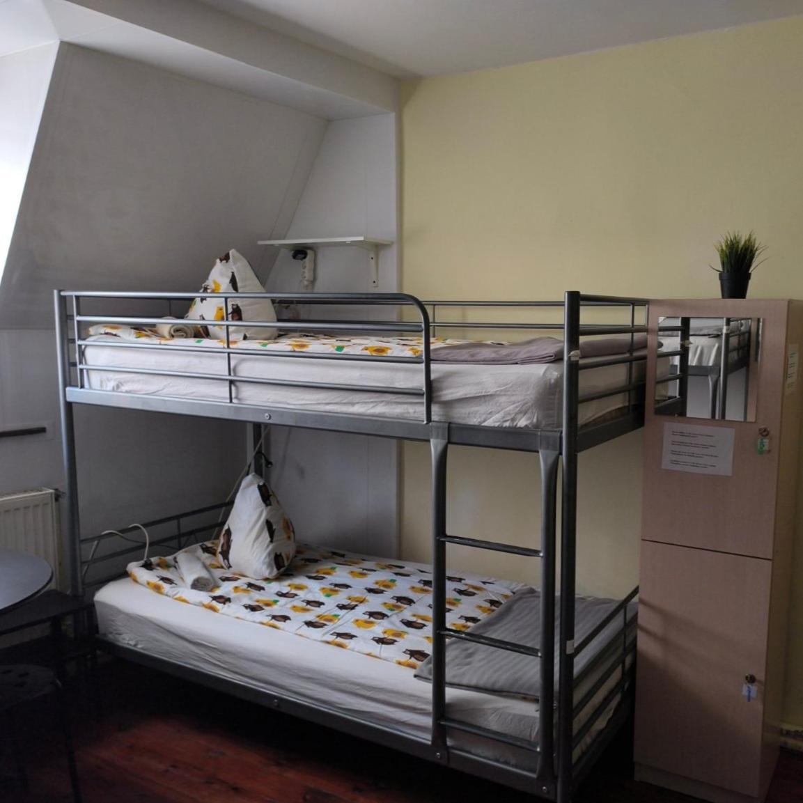 Willa Retro Hostel Краков Экстерьер фото